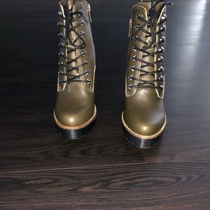 ✨Leather Olive Green Lace Up Boots😍✨